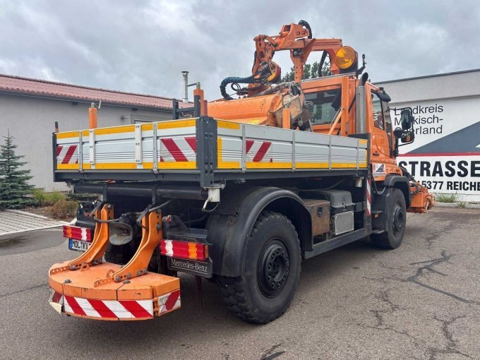 Mercedes-Benz Unimog U 400 mit MULAG-Mähtechnik